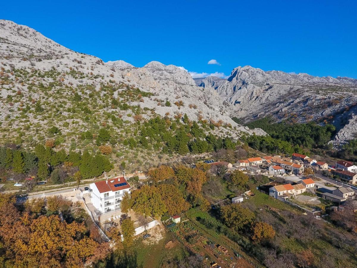 Apartmani Villa Paulo Starigrad Paklenica Exterior photo
