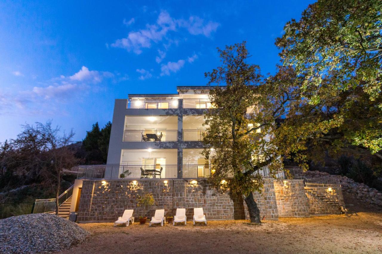 Apartmani Villa Paulo Starigrad Paklenica Exterior photo