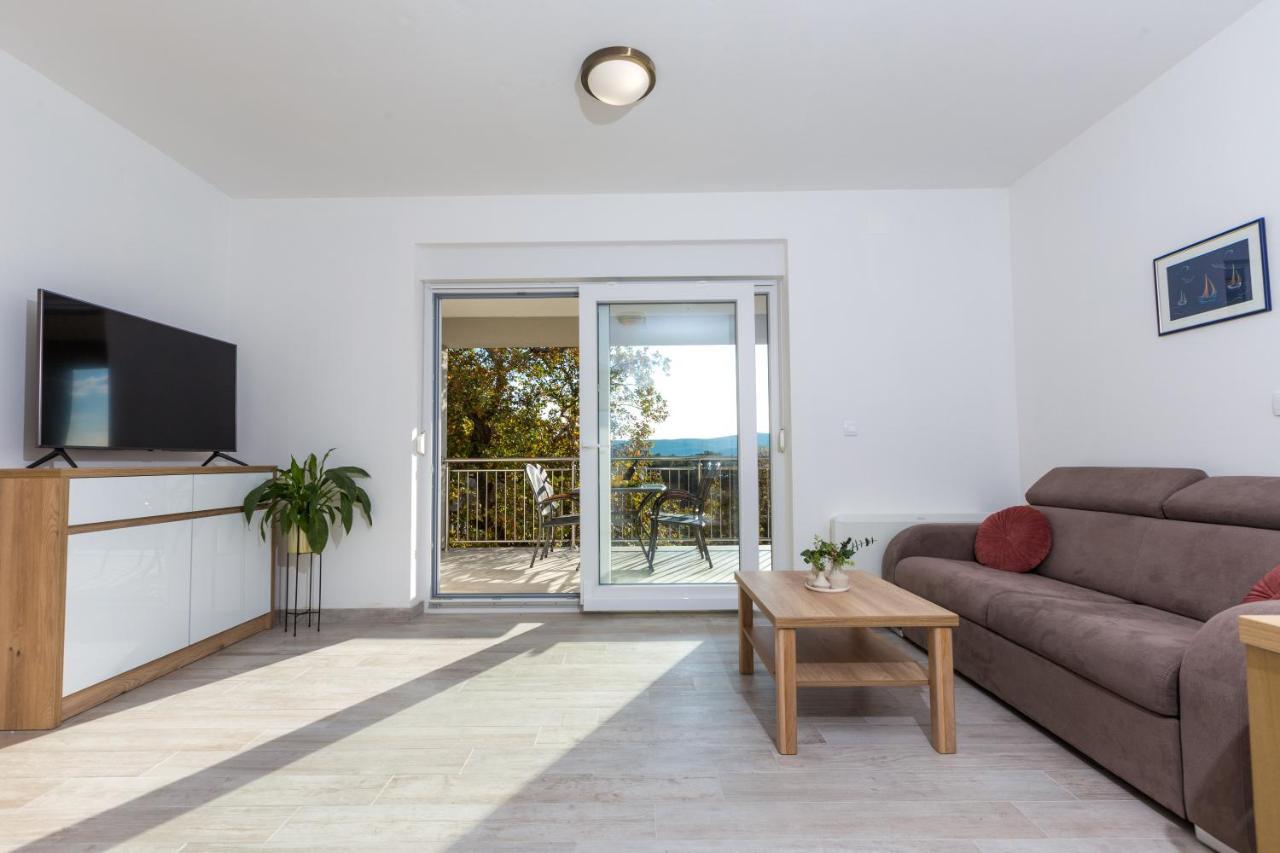 Apartmani Villa Paulo Starigrad Paklenica Exterior photo