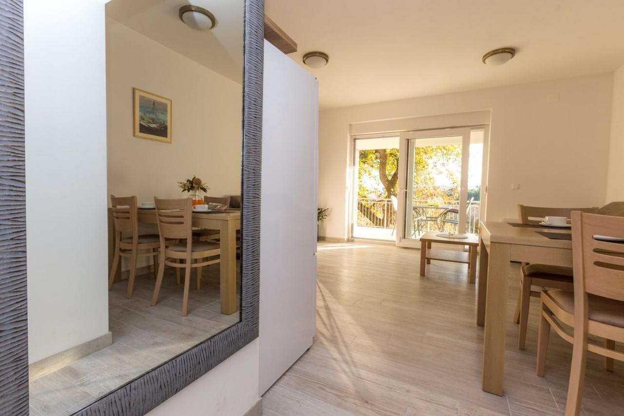 Apartmani Villa Paulo Starigrad Paklenica Exterior photo