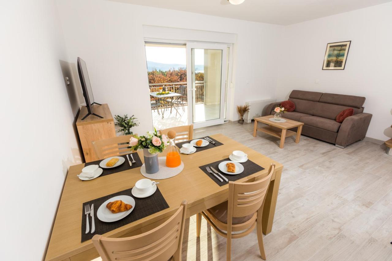 Apartmani Villa Paulo Starigrad Paklenica Exterior photo
