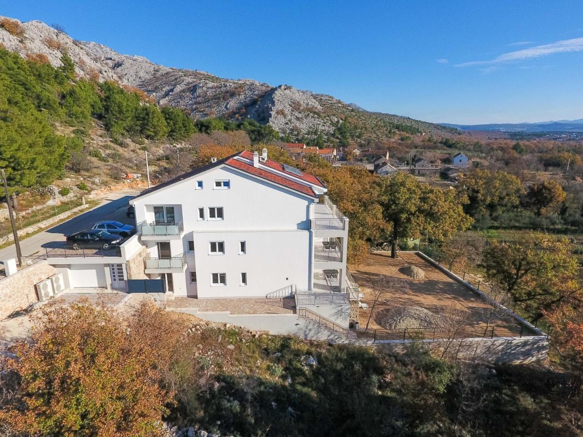 Apartmani Villa Paulo Starigrad Paklenica Exterior photo